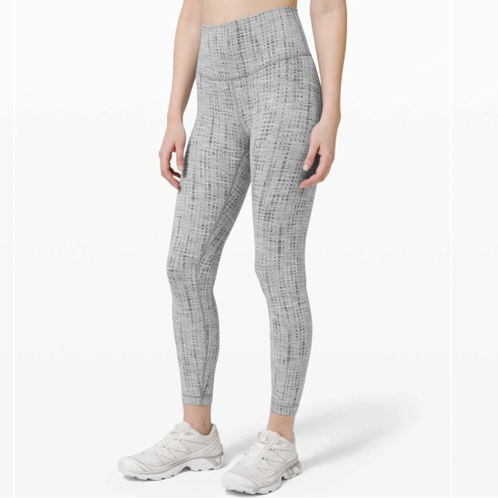 Lululemon Wunder Under High-Rise Tight 25" *Luxtreme Grey Size 6 - Picture 2 of 10